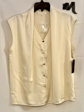 Fifty Street Cream Sleeveless V-Neck Button-Front Blouse